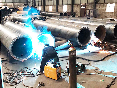 先进的生产设备我公司拥有先进的车牌识别道闸生产加工设备严格的管理体系，专业的技术和生产人员